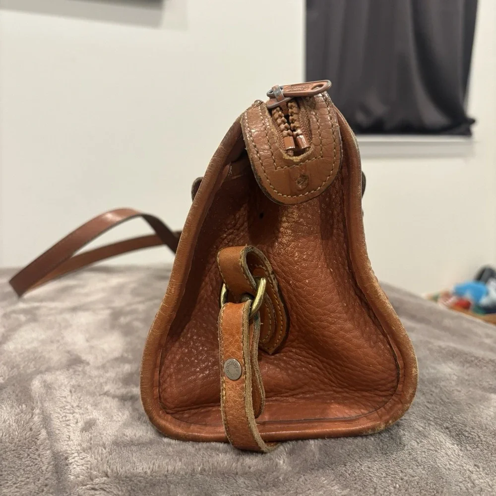 Dooney & Bourke flaws missing
